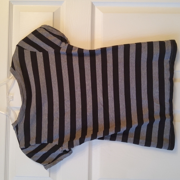 Guess, medium, black and Grey stripes - Picture 4 of 7